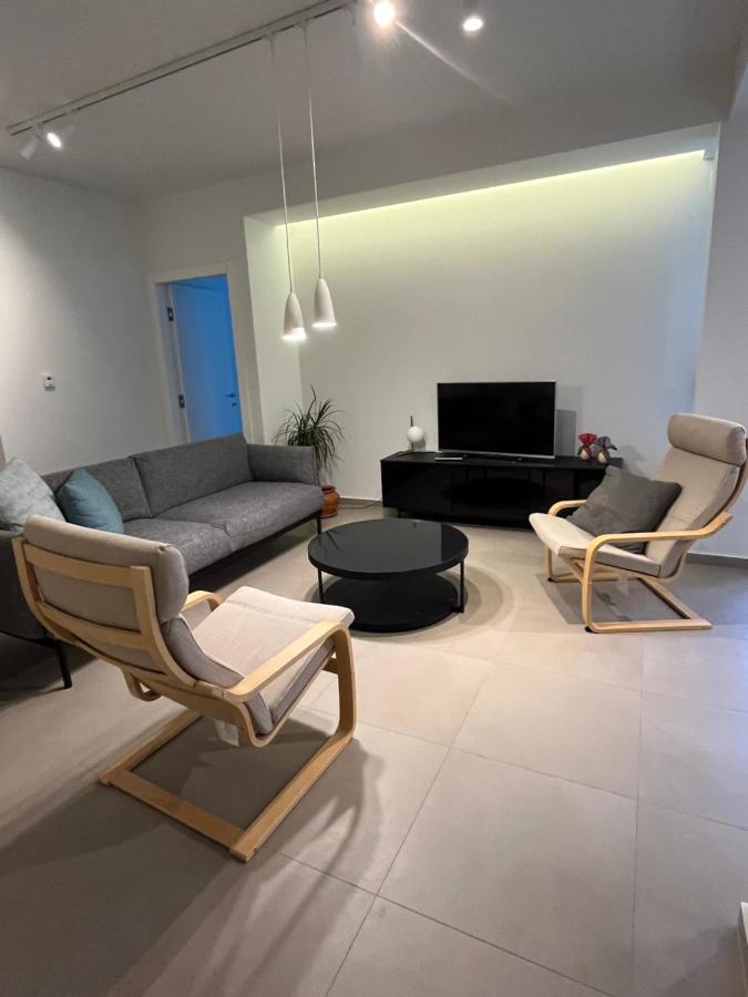 Fofi'S City Center Apartment 카발라 외부 사진